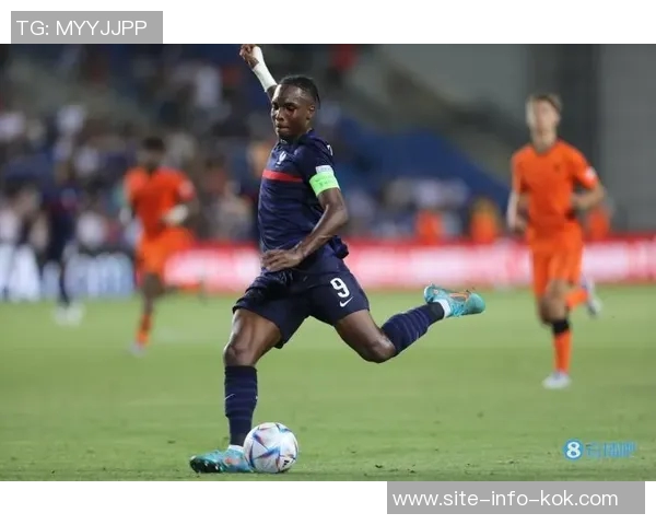 拜仁签下冈比亚18岁前锋恩迪亚耶进行租借仅参与一线队训练